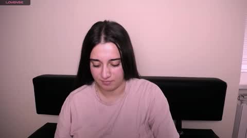 Snapshot of alinaasti_ chatting on October 24, 8:59 am Alina online show from October 24, 8:59 am