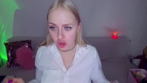 alinaocean online show from February 11, 4:11 pm