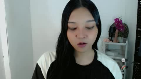 Shanti xhey online show from April 4, 5:31 pm