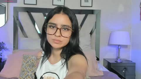 alisha69_ online show from May 21, 10:49 pm