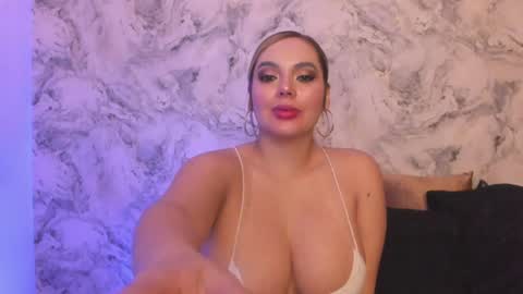 Snapshot of alisha_indira_ chatting on January 23, 1:41 am Andrea online show from January 23, 1:41 am