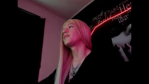 Snapshot of alishaa_nixx chatting on September 21, 4:00 pm alishaa_nixx online show from September 21, 4:00 pm