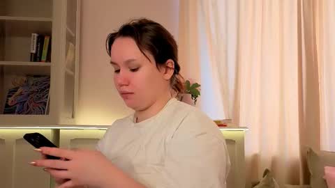 Alisia online show from February 25, 7:45 am