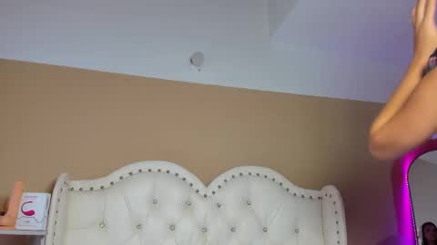 alison_milk online show from September 30, 2:38 pm