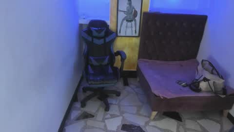 ALISON MOON online show from November 4, 11:00 am