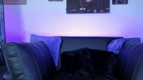 alison_wynter online show from April 7, 3:19 am