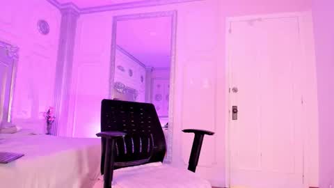 Alison Fishert online show from December 19, 12:55 pm