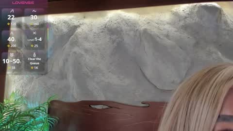 Alison Moon  online show from December 4, 12:10 am