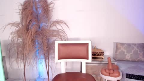 Alison Moon  online show from January 25, 11:13 am