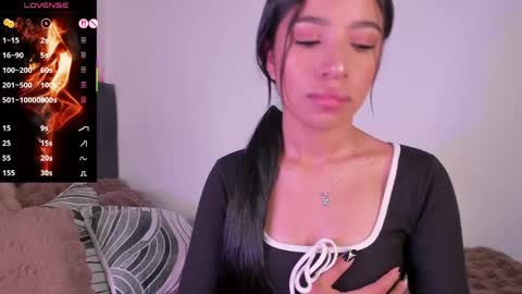 alissarose_1 online show from April 25, 11:46 pm