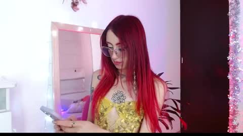 alissesallie_ online show from January 8, 2:25 am