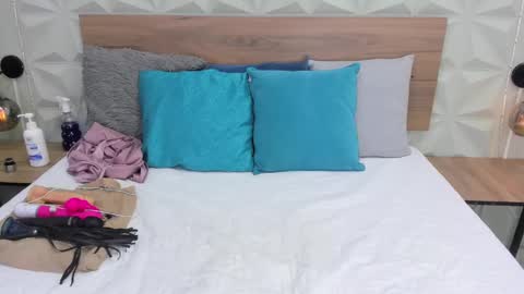 A L I S S O N  online show from January 29, 6:28 pm