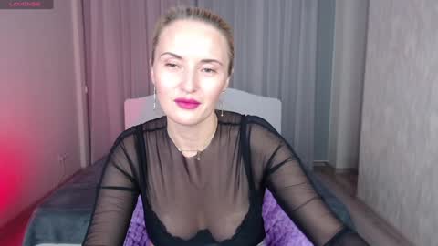 alisssarose online show from December 7, 11:18 pm