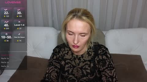 alisssarose online show from December 4, 8:23 pm