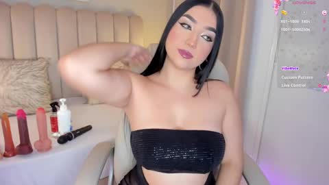 Snapshot of alissyadanger chatting on January 26, 2:14 am TATIS online show from January 26, 2:14 am