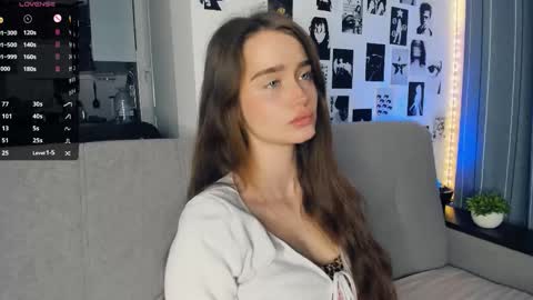 Alivia online show from November 14, 9:22 am