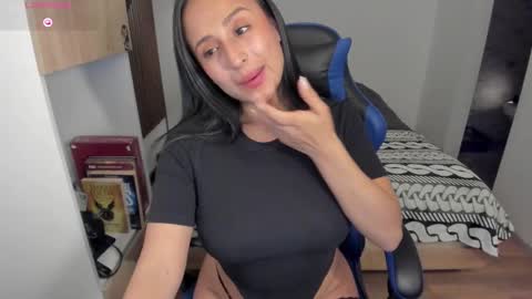 Alizee online show from January 14, 12:51 am