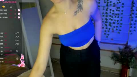 Snapshot of allana_dream chatting on September 20, 6:49 am Allana online show from September 20, 6:49 am