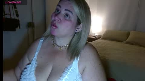Snapshot of allegra_ferragamo chatting on October 13, 12:23 am Ale online show from October 13, 12:23 am