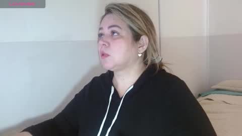 Snapshot of allegra_ferragamo chatting on September 19, 5:49 pm Ale online show from September 19, 5:49 pm