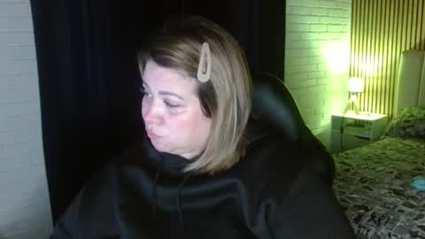 Snapshot of allegra_ferragamo chatting on February 11, 11:01 pm Ale online show from February 11, 11:01 pm