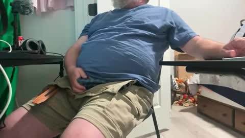 Allergictolove online show from October 31, 11:27 pm