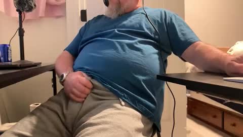 Allergictolove online show from March 7, 8:42 pm