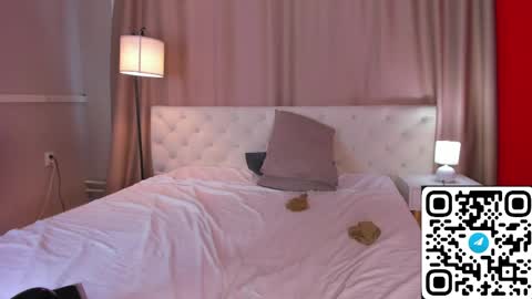 alli_aster online show from June 6, 7:03 am