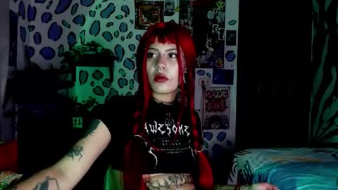 Snapshot of allice_rousse_ chatting on September 23, 12:48 am allice_rousse_ online show from September 23, 12:48 am