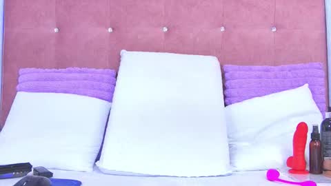 Allicia online show from February 6, 11:57 am