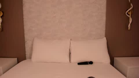 A L L I E online show from February 12, 2:37 am