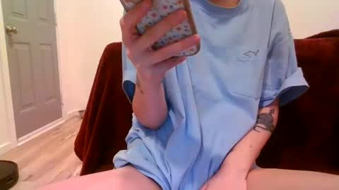 alliebearx online show from February 19, 5:38 am