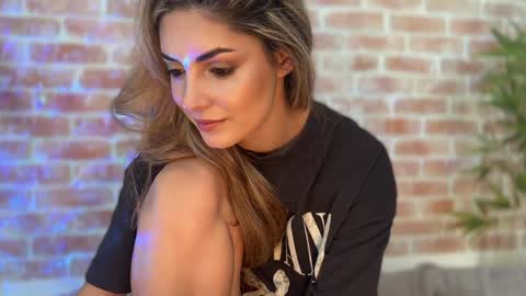 Allie online show from December 12, 11:06 am