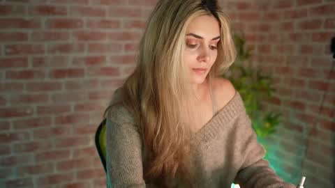 Allie online show from December 23, 1:45 pm