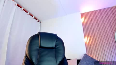 allison_fosther online show from October 19, 4:17 am