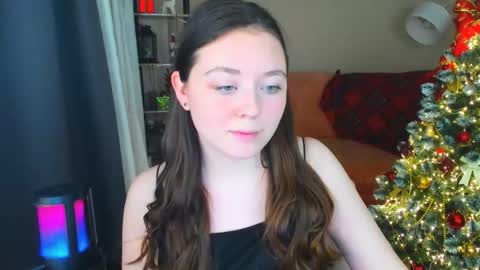 alluringeyess online show from December 20, 6:04 pm