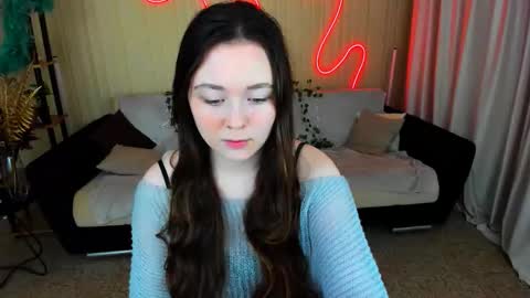 alluringeyess online show from October 12, 4:10 pm