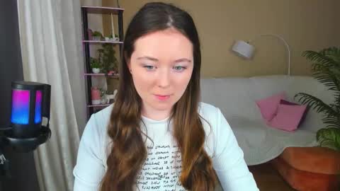 alluringeyess online show from September 19, 11:25 am