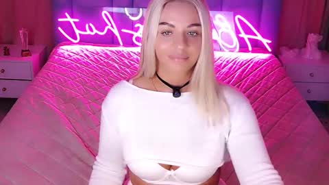 AlwaysHot online show from February 6, 2:04 am