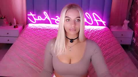 AlwaysHot online show from February 25, 4:05 am