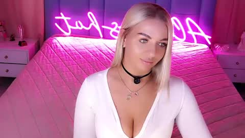 AlwaysHot online show from March 15, 2:49 am