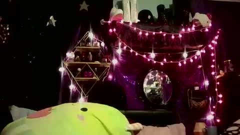 allymoon1369 online show from March 18, 7:36 am