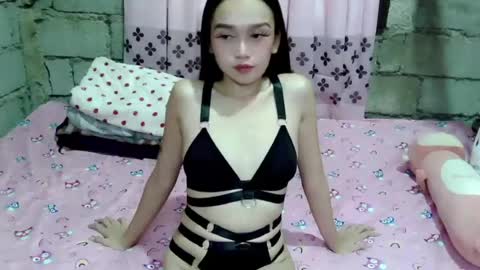 allys_collens online show from July 26, 6:11 am