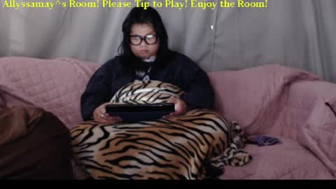 Allyssamay online show from April 1, 1:41 pm