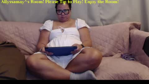 Allyssamay online show from June 10, 3:28 am
