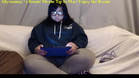 Allyssamay online show from January 8, 4:07 am