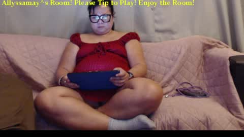 Allyssamay online show from May 22, 3:35 am