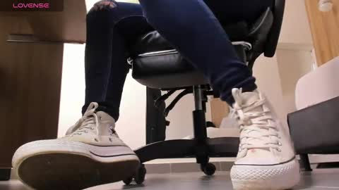 ALMA FENIX  online show from December 4, 1:00 pm