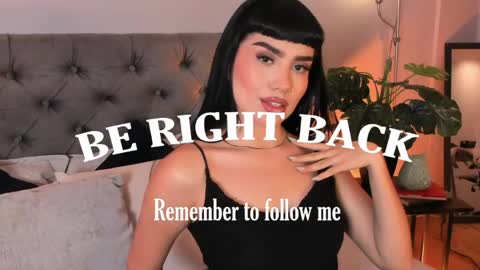 Mia online show from April 13, 4:00 pm