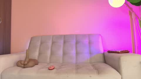 Alma Castillo online show from October 19, 1:21 am